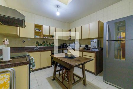 Apartamento à venda com 352m², 4 quartos e 3 vagas Apartamento à venda com 352m², 4 quartos e 3 vagasCozinha