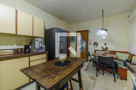 Apartamento à venda com 352m², 4 quartos e 3 vagas Apartamento à venda com 352m², 4 quartos e 3 vagasCozinha
