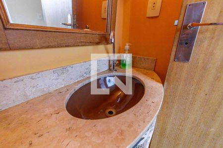 Apartamento à venda com 352m², 4 quartos e 3 vagas Apartamento à venda com 352m², 4 quartos e 3 vagasLavabo