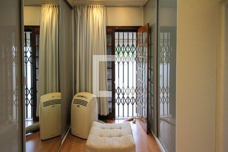 Casa à venda com 250m², 3 quartos e 3 vagasSuíte