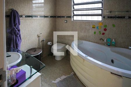 Casa à venda com 250m², 3 quartos e 3 vagasSuíte Banheiro