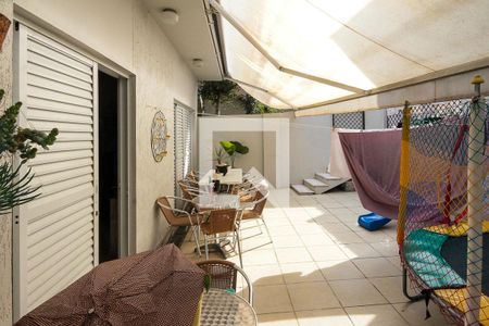 Casa à venda com 250m², 3 quartos e 3 vagasQuintal