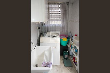 Casa à venda com 250m², 3 quartos e 3 vagasÁrea de Serviço