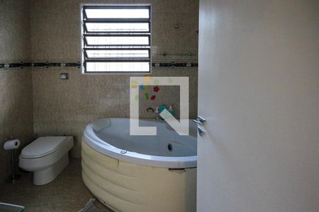 Casa à venda com 250m², 3 quartos e 3 vagasSuíte Banheiro