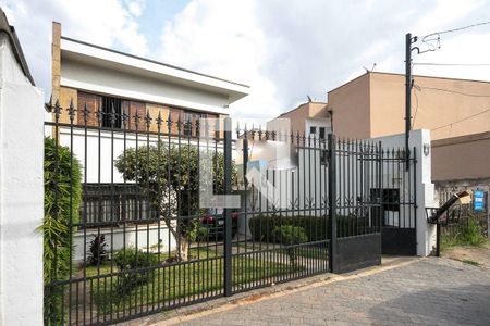 Casa à venda com 250m², 3 quartos e 3 vagasFachada