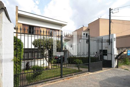 Casa à venda com 250m², 3 quartos e 3 vagasFachada