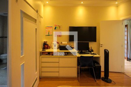 Casa à venda com 250m², 3 quartos e 3 vagasSuíte