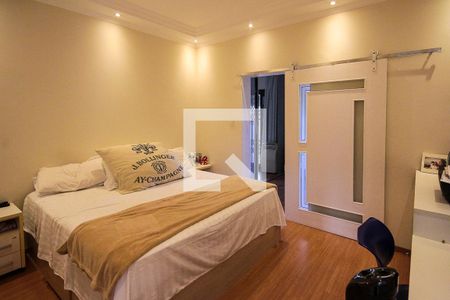 Casa à venda com 250m², 3 quartos e 3 vagasSuíte