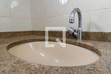Casa de condomínio à venda com 185m², 3 quartos e 2 vagas Casa de condomínio à venda com 185m², 3 quartos e 2 vagasBanheiro da Suíte Detalhe