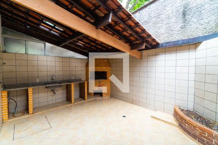 Casa de condomínio à venda com 185m², 3 quartos e 2 vagas Casa de condomínio à venda com 185m², 3 quartos e 2 vagasChurrasqueira