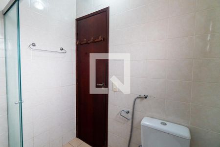 Casa de condomínio à venda com 185m², 3 quartos e 2 vagas Casa de condomínio à venda com 185m², 3 quartos e 2 vagasBanheiro da Suíte