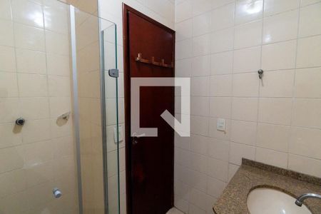 Casa de condomínio à venda com 185m², 3 quartos e 2 vagas Casa de condomínio à venda com 185m², 3 quartos e 2 vagasBanheiro Social