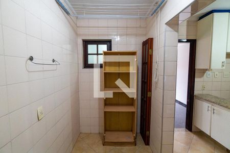 Casa de condomínio à venda com 185m², 3 quartos e 2 vagas Casa de condomínio à venda com 185m², 3 quartos e 2 vagasLavanderia