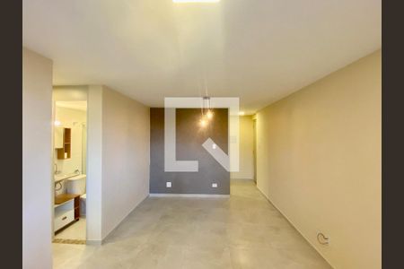 Apartamento para alugar com 62m², 2 quartos e 1 vagaSala