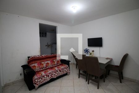 Sala de apartamento para alugar com 2 quartos, 62m² em Olaria, Rio de Janeiro
