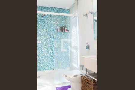 Casa de condomínio à venda com 700m², 4 quartos e 5 vagasbanheiro suite 3