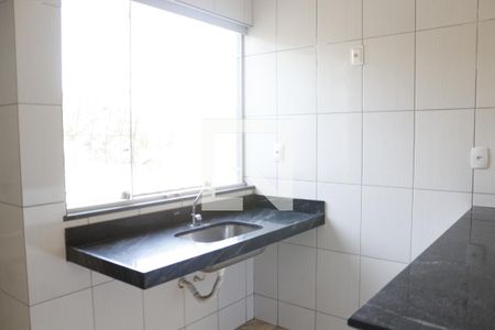 Cozinha de apartamento para alugar com 2 quartos, 50m² em Goiânia, Belo Horizonte