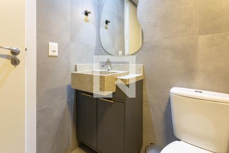 Banheiro de apartamento para alugar com 1 quarto, 29m² em Bela Vista, Porto Alegre