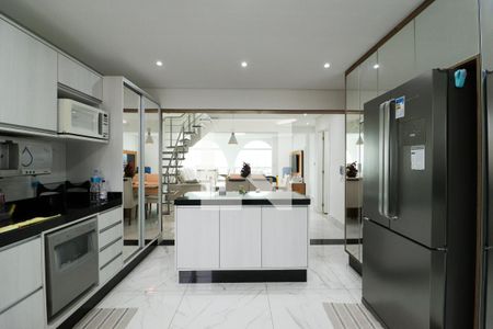 Apartamento à venda com 200m², 4 quartos e 5 vagasCozinha e Área de Serviço