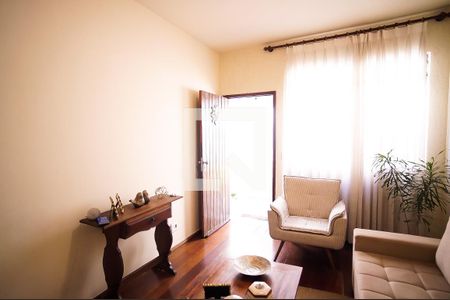 Sala de casa de condomínio à venda com 4 quartos, 117m² em Santa Rosa, Belo Horizonte