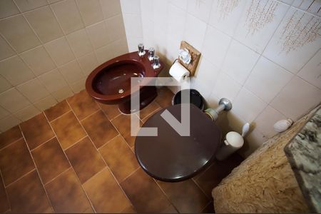 Casa de condomínio à venda com 117m², 4 quartos e 2 vagasBanheiro 2