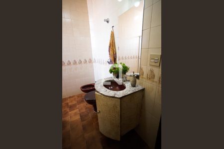 Casa de condomínio à venda com 117m², 4 quartos e 2 vagasBanheiro 2