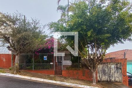 Casa à venda com 137m², 2 quartos e 8 vagasFachada