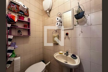 Casa à venda com 102m², 4 quartos e 1 vagaBanheiro de serviço