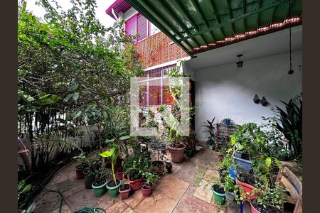 Casa à venda com 102m², 4 quartos e 1 vagaGaragem