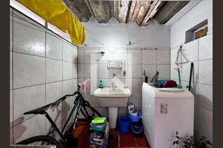 Casa à venda com 102m², 4 quartos e 1 vagaÁrea de Serviço