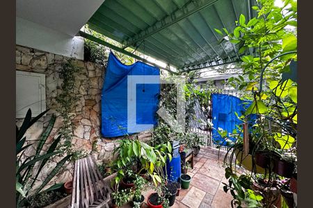 Casa à venda com 102m², 4 quartos e 1 vagaGaragem