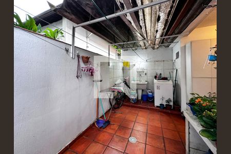 Casa à venda com 102m², 4 quartos e 1 vagaÁrea de Serviço