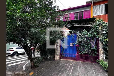 Casa à venda com 102m², 4 quartos e 1 vagaFachada