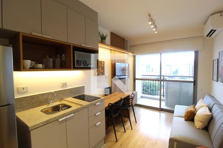 Sala/Cozinha de kitnet/studio para alugar com 1 quarto, 31m² em Indianópolis, São Paulo