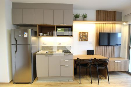 Sala/Cozinha de kitnet/studio para alugar com 1 quarto, 31m² em Indianópolis, São Paulo