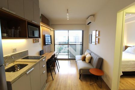 Sala/Cozinha de kitnet/studio para alugar com 1 quarto, 31m² em Indianópolis, São Paulo