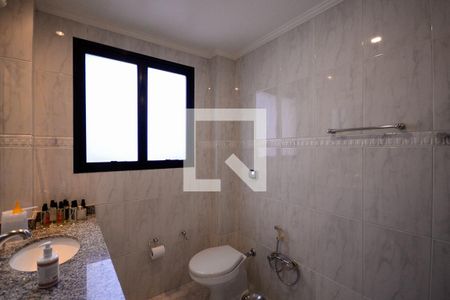 Apartamento à venda com 176m², 3 quartos e 3 vagasBanheiro do Quarto 2