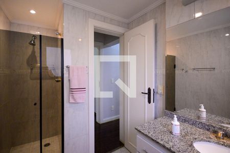 Apartamento à venda com 176m², 3 quartos e 3 vagasBanheiro Quarto 2 