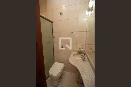 Casa à venda com 200m², 3 quartos e 3 vagasBanheiro da Suíte 2