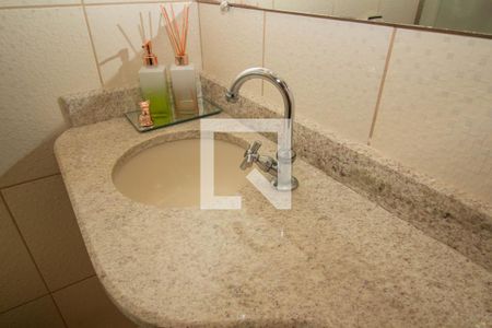 Casa à venda com 200m², 3 quartos e 3 vagasBanheiro da Suíte 2