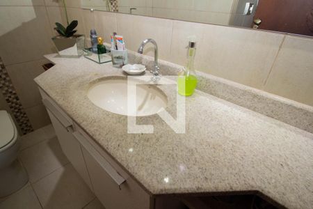 Casa à venda com 200m², 3 quartos e 3 vagasBanheiro da Suíte 1