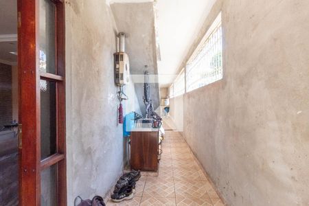 Casa à venda com 200m², 3 quartos e 2 vagas Casa à venda com 200m², 3 quartos e 2 vagasCorredor