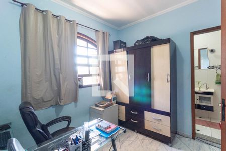 Casa à venda com 200m², 3 quartos e 2 vagas Casa à venda com 200m², 3 quartos e 2 vagasQuarto Suíte 1