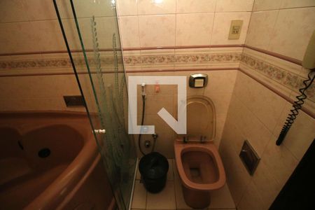 Casa à venda com 220m², 3 quartos e 1 vagaBanheiro da suíte 1