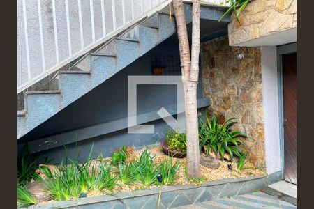 Casa à venda com 260m², 4 quartos e 6 vagas Casa à venda com 260m², 4 quartos e 6 vagasJardim