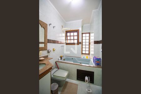 Casa à venda com 260m², 4 quartos e 6 vagas Casa à venda com 260m², 4 quartos e 6 vagasBanheiro da Suíte