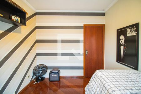 Casa à venda com 260m², 4 quartos e 6 vagas Casa à venda com 260m², 4 quartos e 6 vagasQuarto 2