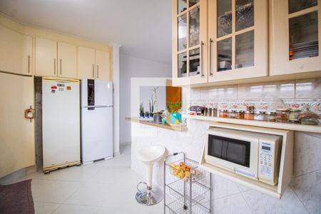 Casa à venda com 260m², 4 quartos e 6 vagas Casa à venda com 260m², 4 quartos e 6 vagasCozinha