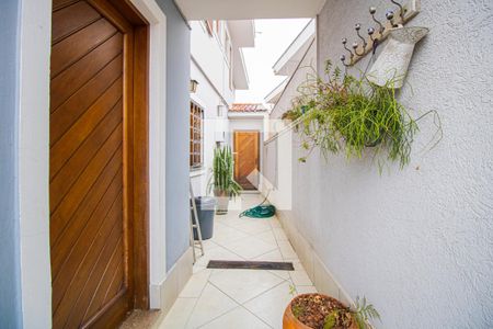 Casa à venda com 260m², 4 quartos e 6 vagas Casa à venda com 260m², 4 quartos e 6 vagasQuintal