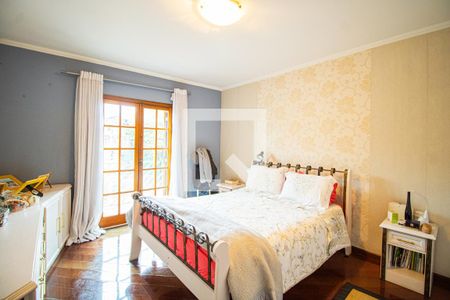 Casa à venda com 260m², 4 quartos e 6 vagas Casa à venda com 260m², 4 quartos e 6 vagasSuíte